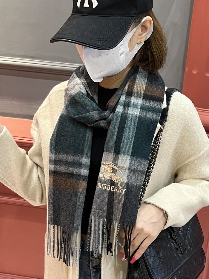 Streetwear Belt BURBERRY  326295 size:32*180  cm