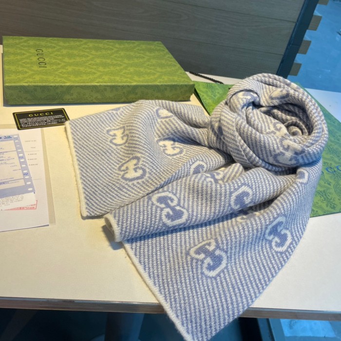 Streetwear Scarf GUCCI 326002 