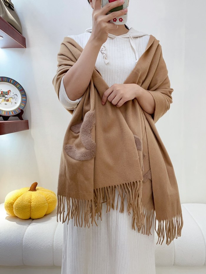 Streetwear Scarf CHANEL 326055 size：70*195cm