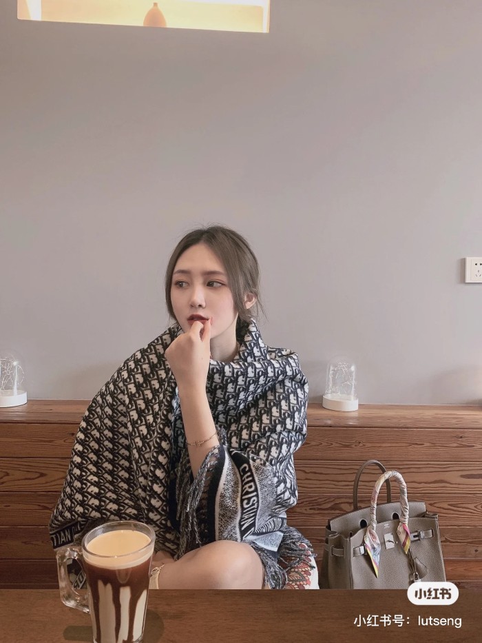 Streetwear Scarf Dior 326244 SIZE:140*140CM