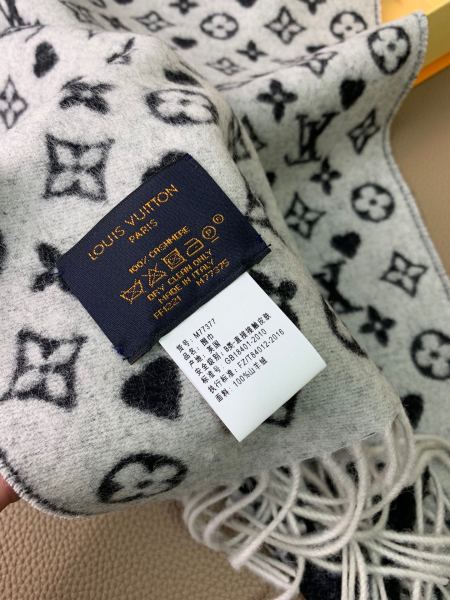 Streetwear Scarf LV 325992 SIZE:45*180CM