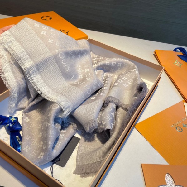 Streetwear Scarf LV 326009 SIZE:120cm*120cm