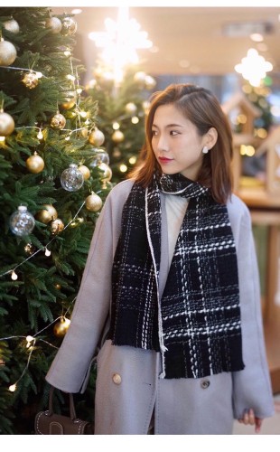 Streetwear Scarf CHANEL 325987 size：35 *180CM