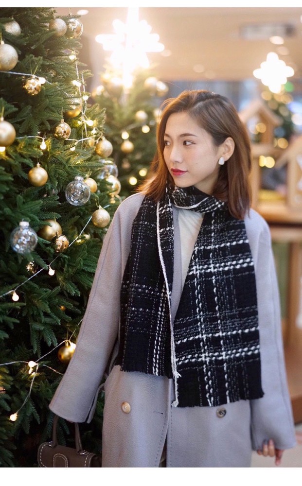 Streetwear Scarf CHANEL 325987 size：35 *180CM