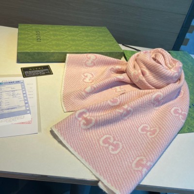 Streetwear Scarf GUCCI 326001 