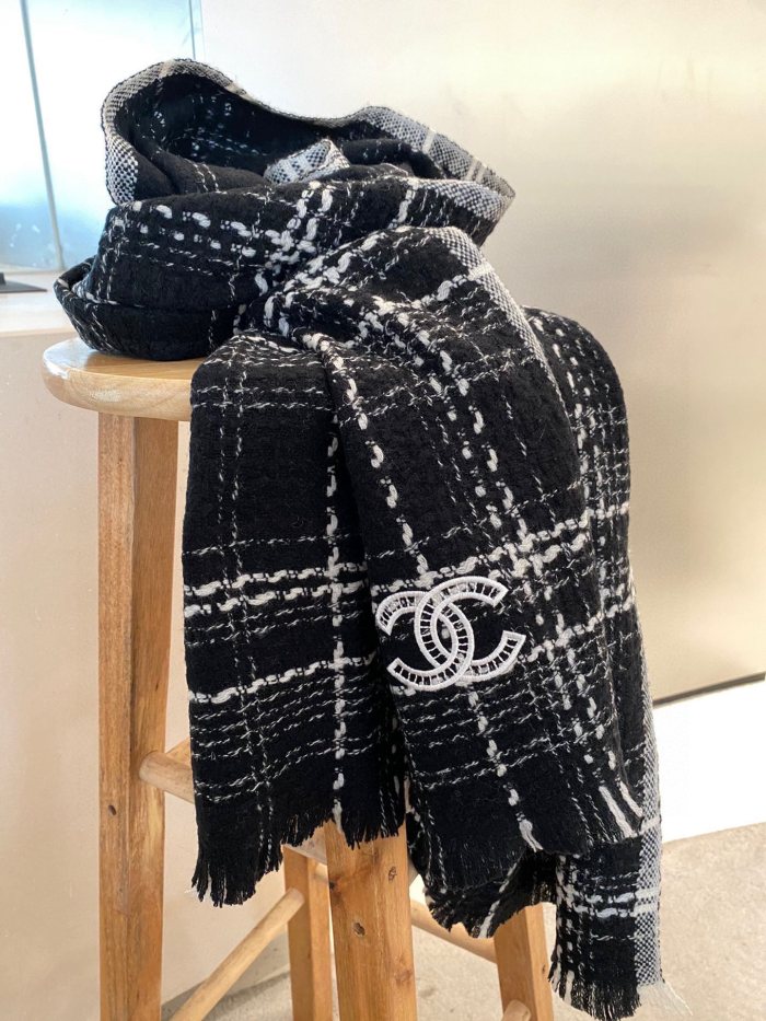 Streetwear Scarf CHANEL 325987 size：35 *180CM