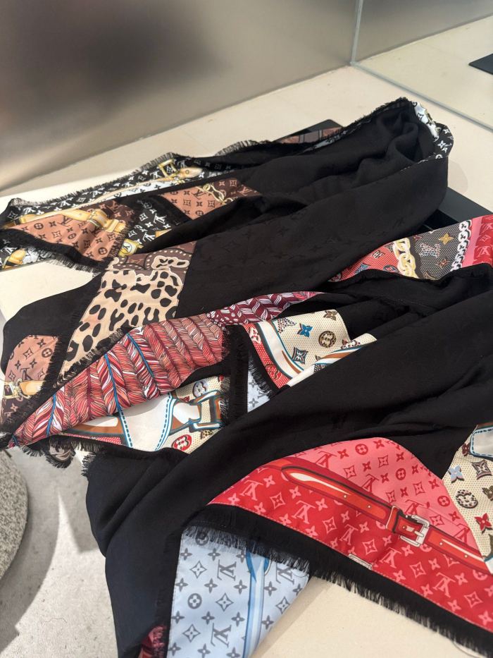 Streetwear Scarf LV 325980 SIZE:140*140cm