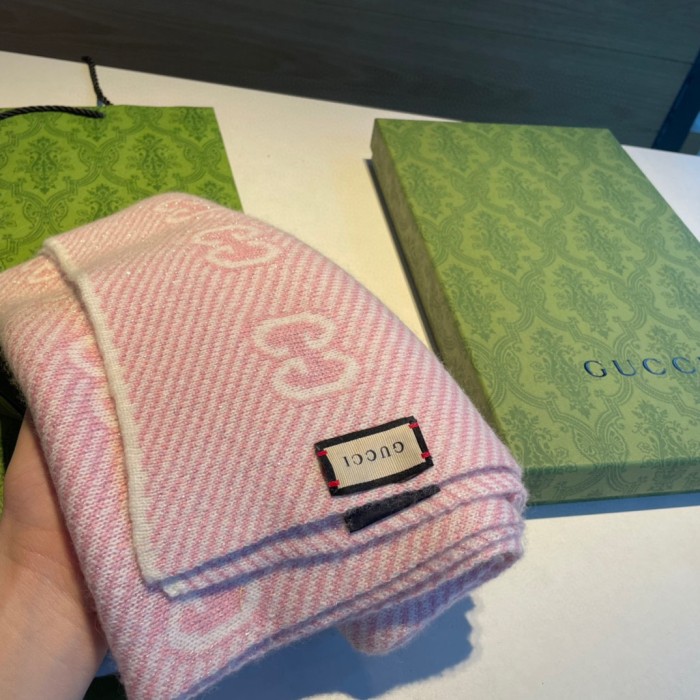 Streetwear Scarf GUCCI 326001 