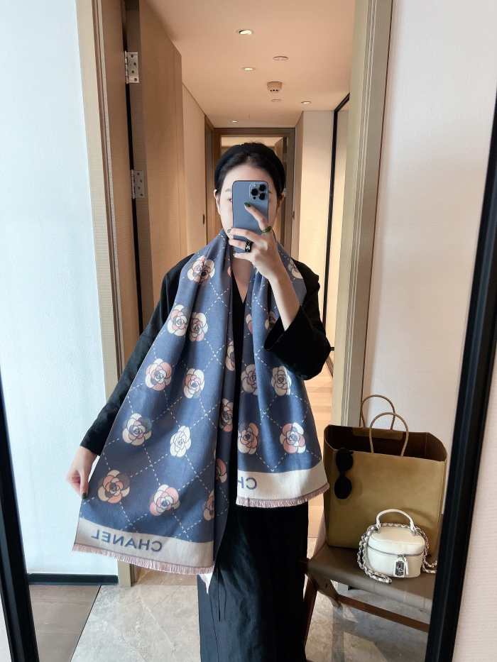 Streetwear Scarf CHANEL 325870