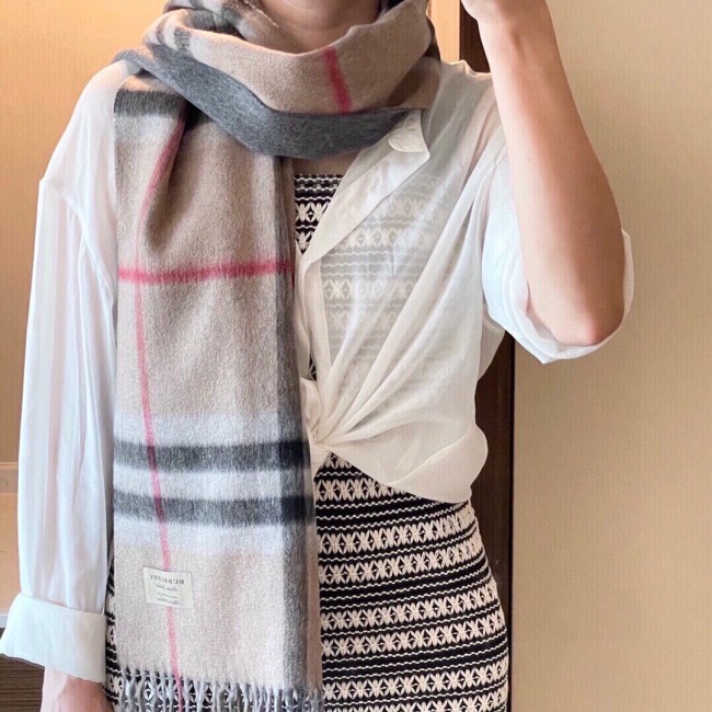 Streetwear Scarf BURBERRY 325943 size：32*200cm 