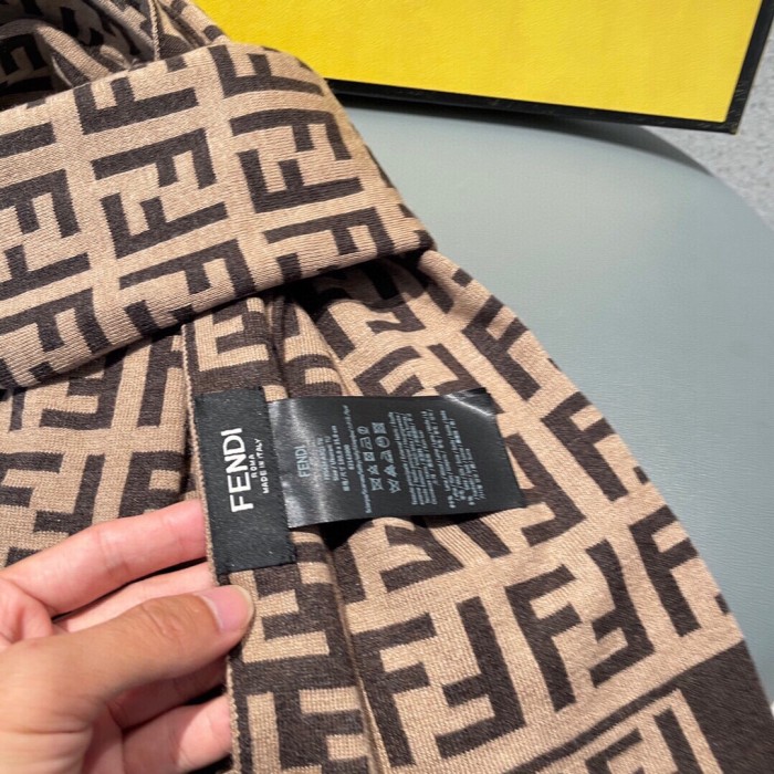 Streetwear Scarf FENDI 325950 SIZE:180*32cm