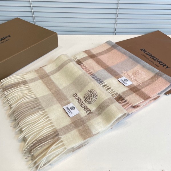 Streetwear Scarf BURBERRY 325947 size：32X200cm
