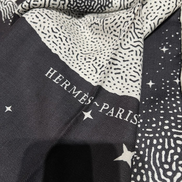 Streetwear Scarf Hermes 325916 SIZE:135*135cm