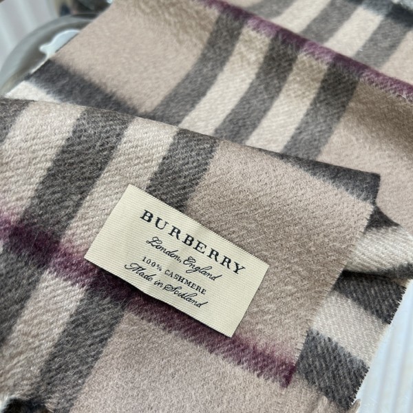 Streetwear Scarf BURBERRY 325921 size：138*20cm