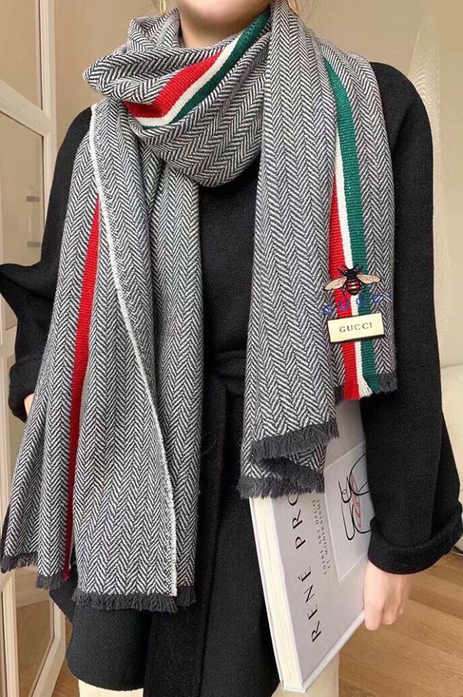Streetwear Scarf GUCCI 325936 SIZE:70x200cm