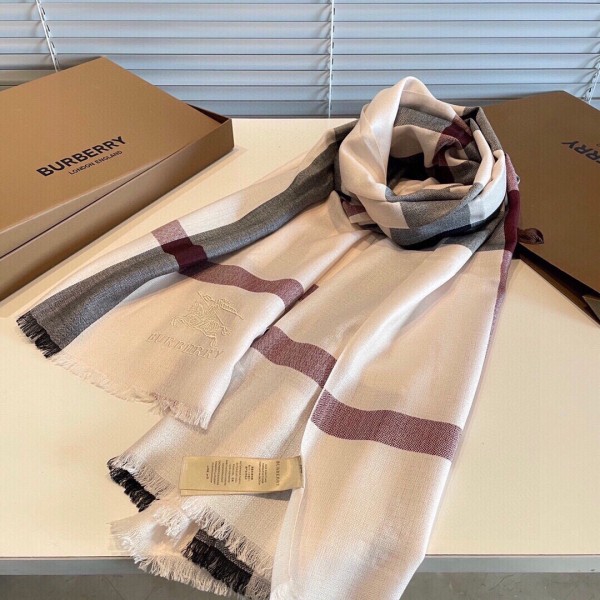 Streetwear Scarf BURBERRY 325938 size：70*200cm