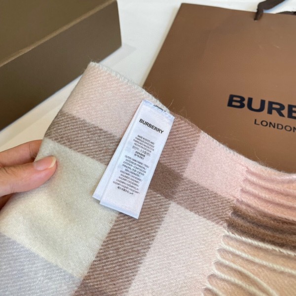 Streetwear Scarf BURBERRY 325946 size：32X200cm