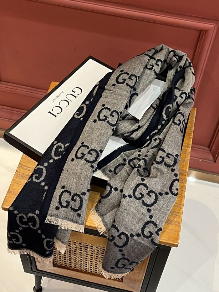 Streetwear Scarf GUCCI 325897 SIZE:70cm*205cm