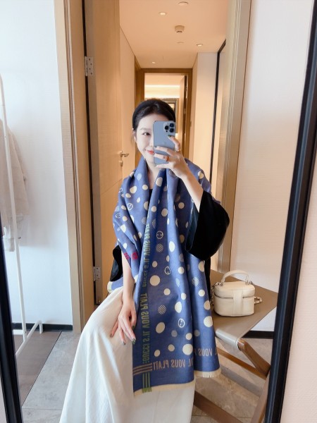 Streetwear Scarf GUCCI 325877