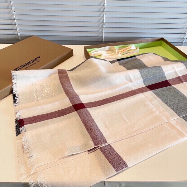 Streetwear Scarf BURBERRY 325938 size：70*200cm