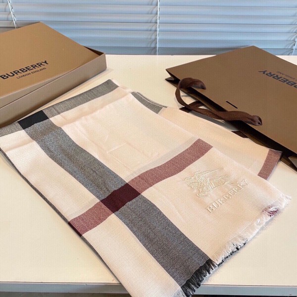 Streetwear Scarf BURBERRY 325938 size：70*200cm