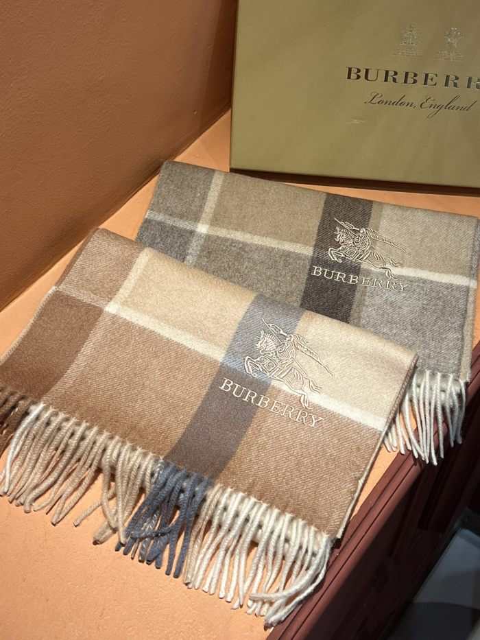Streetwear Scarf BURBERRY 325886 size：32*180  cm