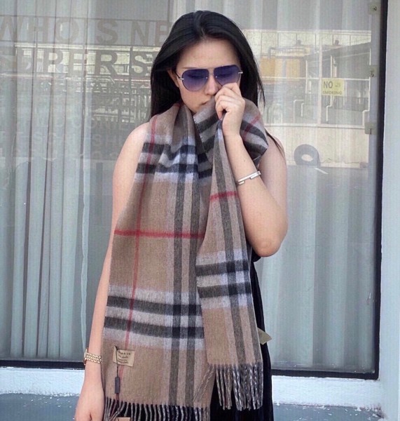 Streetwear Scarf BURBERRY 325943 size：32*200cm 