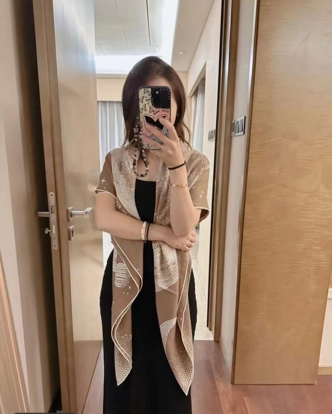 Streetwear Scarf Hermes  325915 SIZE:135*135cm