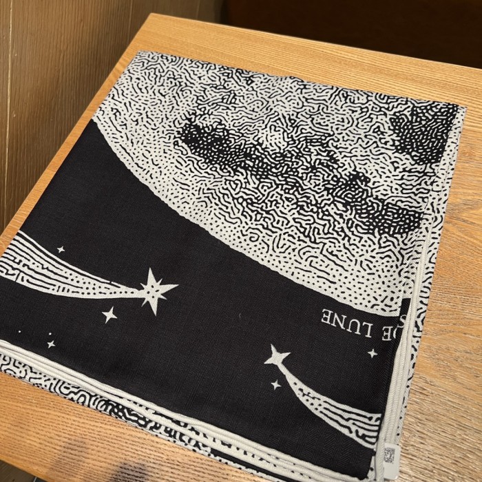 Streetwear Scarf Hermes 325916 SIZE:135*135cm