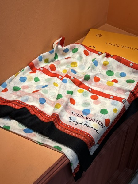 Streetwear Scarf LV 325900 SIZE:100*200cm