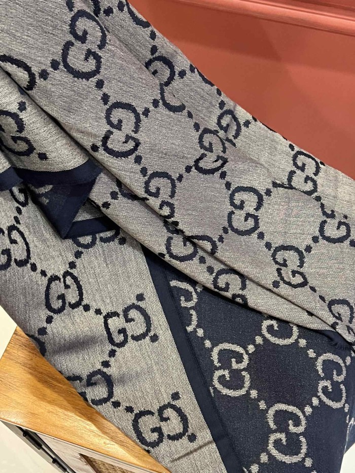 Streetwear Scarf GUCCI 325897 SIZE:70cm*205cm