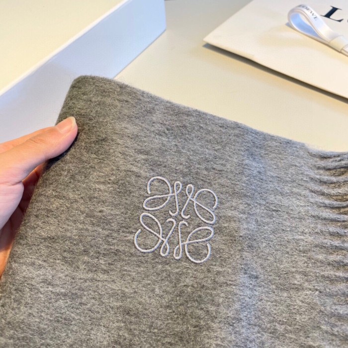 Streetwear Scarf Loewe 325952 SIZE:180*32cm