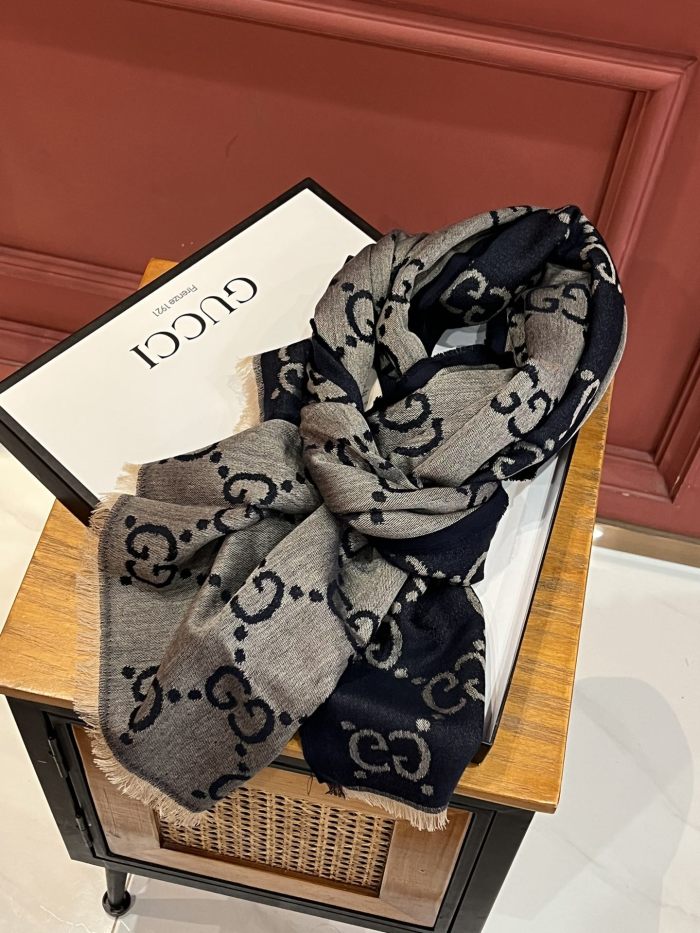 Streetwear Scarf GUCCI 325897 SIZE:70cm*205cm