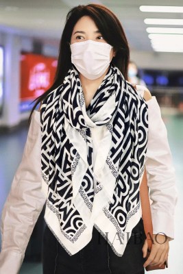 Streetwear Scarf FENDI 325669 SIZE:200*110cm