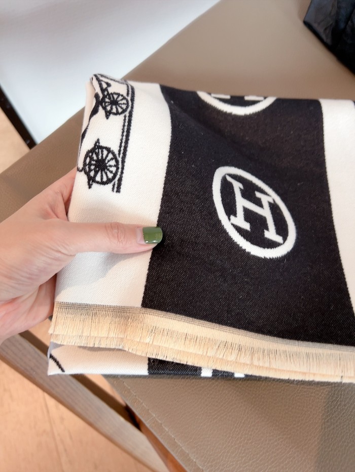 Streetwear Scarf Hermes   325842