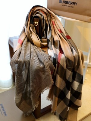Streetwear Scarf BURBERRY 325824 size：200 x 100cm