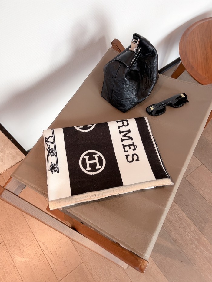 Streetwear Scarf Hermes   325842