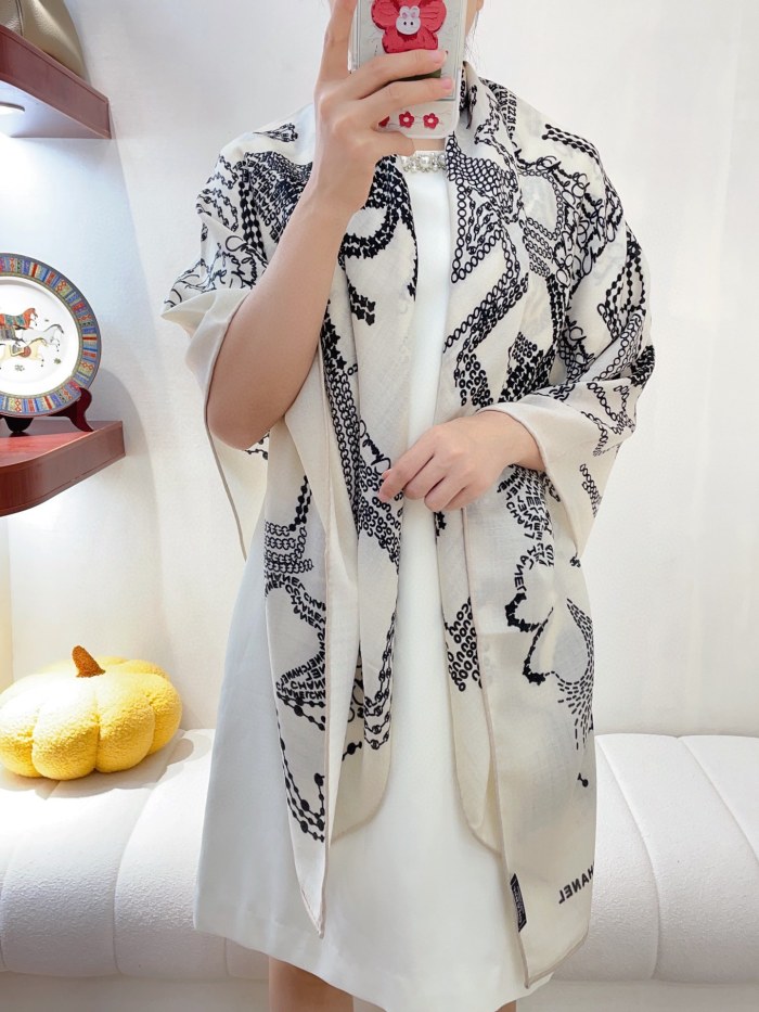 Streetwear Scarf CHANEL 325715 size：140*140cm