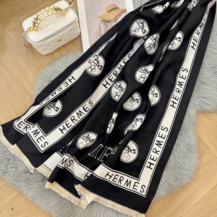 Streetwear Scarf Hermes   325835 size: 180*65cm