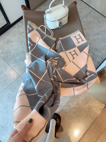 Streetwear Scarf Hermes   325843
