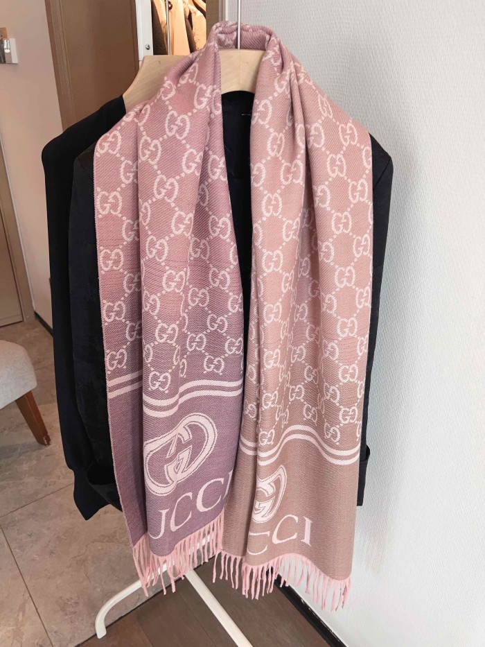 Streetwear Scarf GUCCI 325820