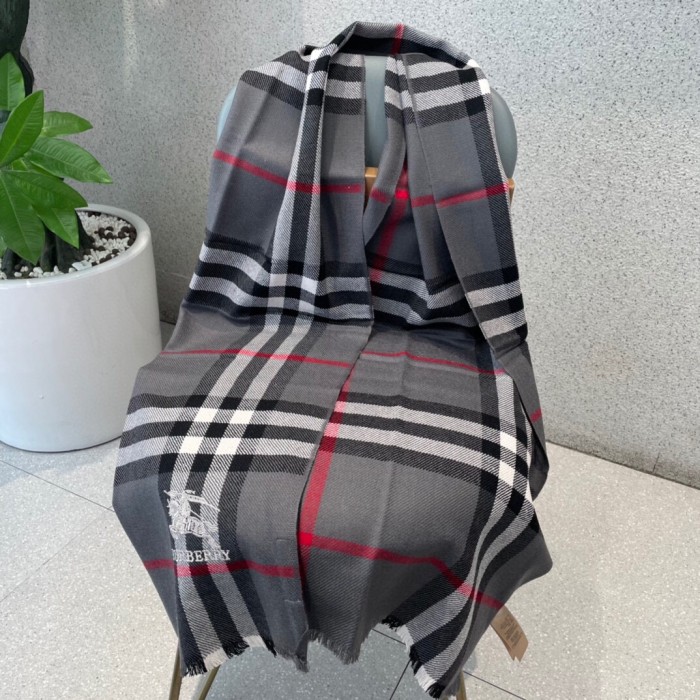 Streetwear Scarf BURBERRY 325622 size：32x180CM