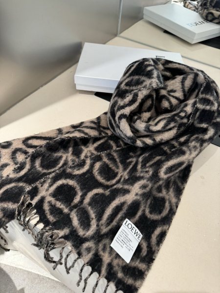 Streetwear Scarf Loewe 325634