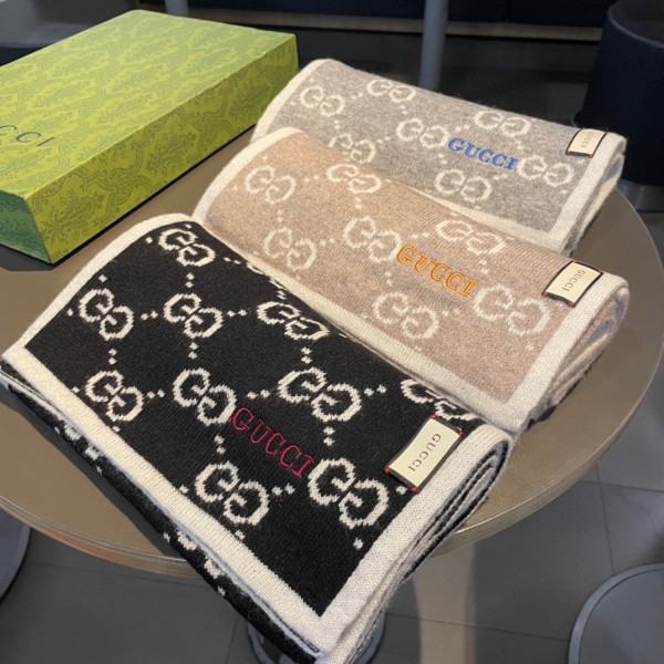 Streetwear Scarf GUCCI 325653 SIZE:30*180cm