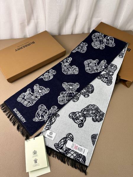 Streetwear Scarf BURBERRY 325645 size：127cm