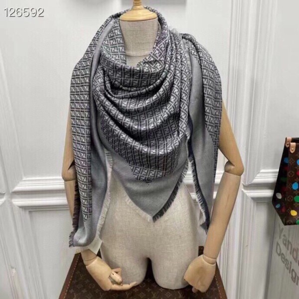 Streetwear Scarf FENDI 325594 SIZE:140x140cm 