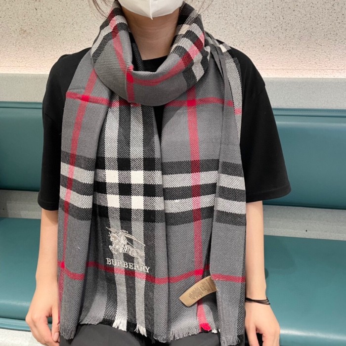 Streetwear Scarf BURBERRY 325622 size：32x180CM