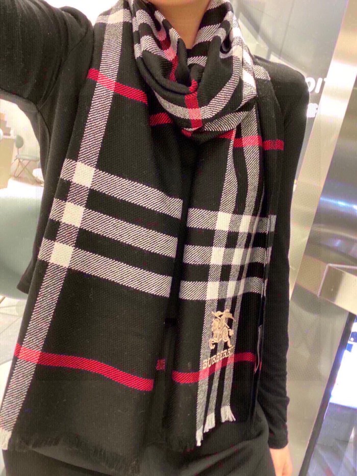 Streetwear Scarf BURBERRY 325620 size：180*32cm