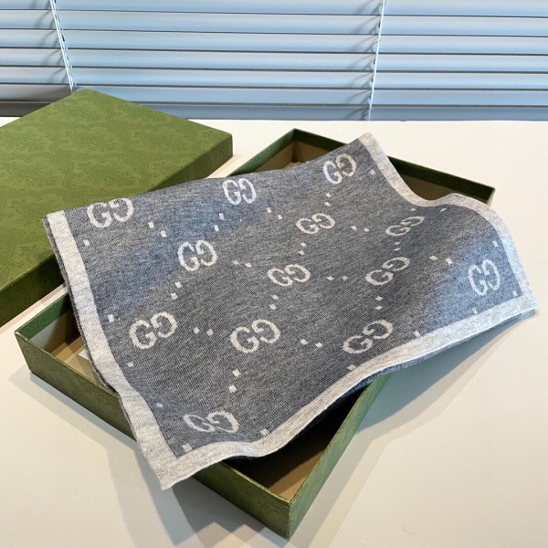 Streetwear Scarf GUCCI 325606 SIZE:32*180cm