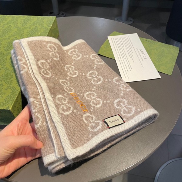 Streetwear Scarf GUCCI 325654 SIZE:30*180cm